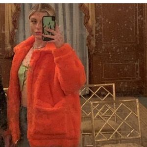 Orange IAMGIA teddy coat!🥕🧡